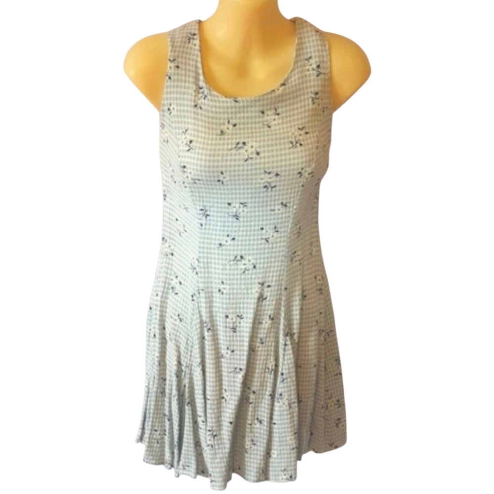 Cute blue and white plaid Daisy floral dress